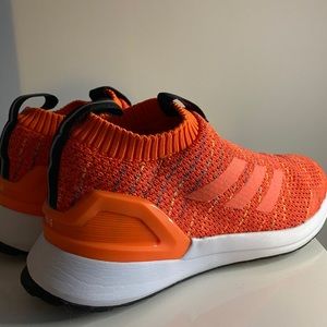 ADIDAS ULTRABOOST RUNNING TRAINERS